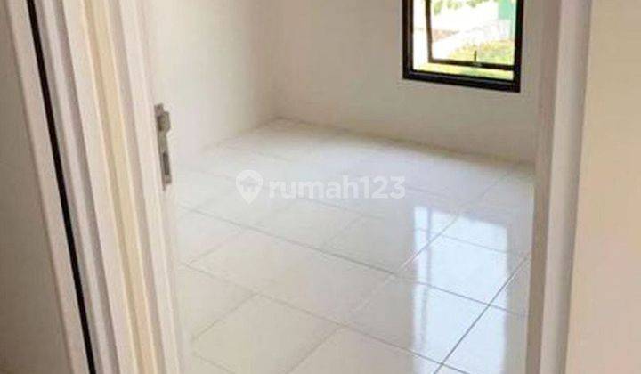 Rumah Hadap Timur SHM 14 Menit ke Mall Paradise Serpong Harga Nego J16868 2