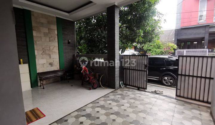 Rumah Terawat 4 KT Dekat Summarecon Mall Serpong LB 150 Siap KPR J-27049 2