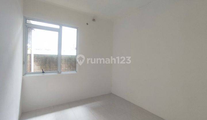 Rumah Dijual Murah Luas Bagus Lingkungan Aman Dekat Mall J15163 2