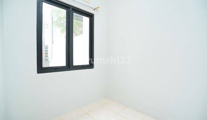 Dijual Murah Rumah Minimalis Modern 2Lt Dekat Tol SHM J19539 2