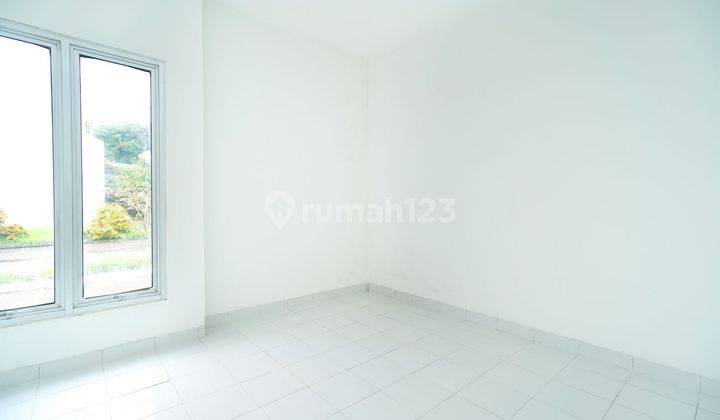 Rumah Cantik Semi Furnished Dibantu KPR dekat The Breeze BSD City Harga Nego J20571 2