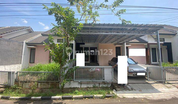 Rumah Hadap Selatan Semi Furnished 15 Menit ke Stasiun Depok Siap KPR J26610