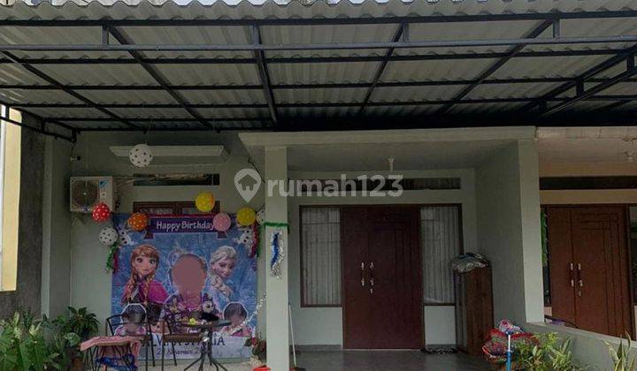 Rumah SHM Dengan Kolam Renang 15 Menit ke Mall Cibinong City Siap KPR J16418 2