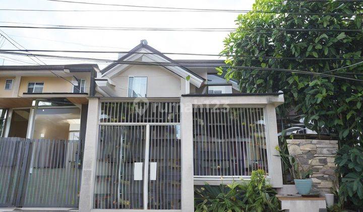 Rumah Seken Terawat Luas 2 Lt Siap KPR dekat Mall Summarecon Serpong J10626 1