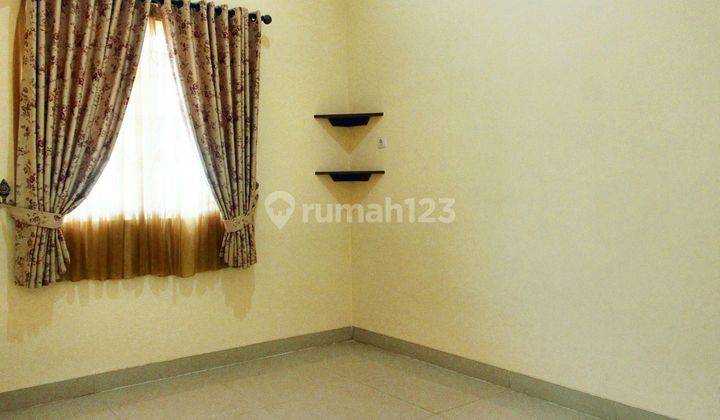 Rumah SHM 2 Lantai Dekat Mal Cinere, Depok Siap Kpr Harga Nego J19011 2