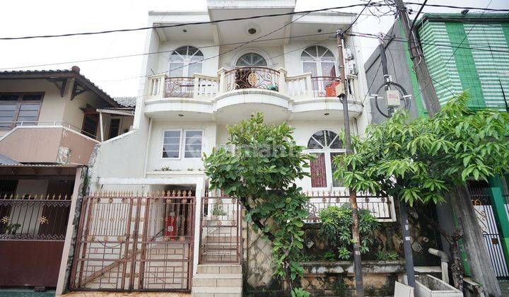 Rumah LB 200 Hadap Utara Siap KPR 7 Menit ke Blu Plaza Bekasi J22413