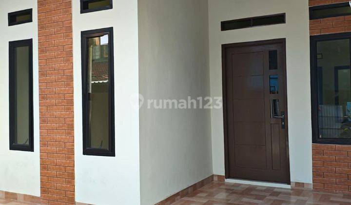 ruang tamu rumah siap huni dibantu kpr
