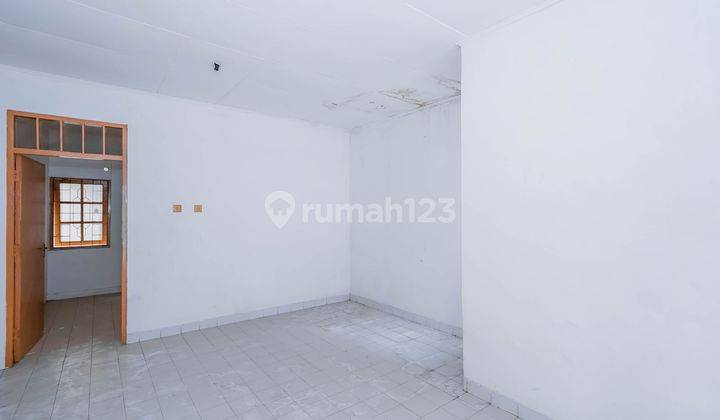 Rumah Hadap Selatan 5 Menit ke Mall Pesona Square Siap Huni LT 170 Bisa Nego J25341 2