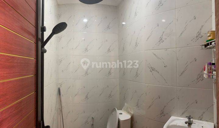Rumah 2 Lt Hadap Selatan 15 Menit ke Stasiun Cisauk Siap KPR J27033 2