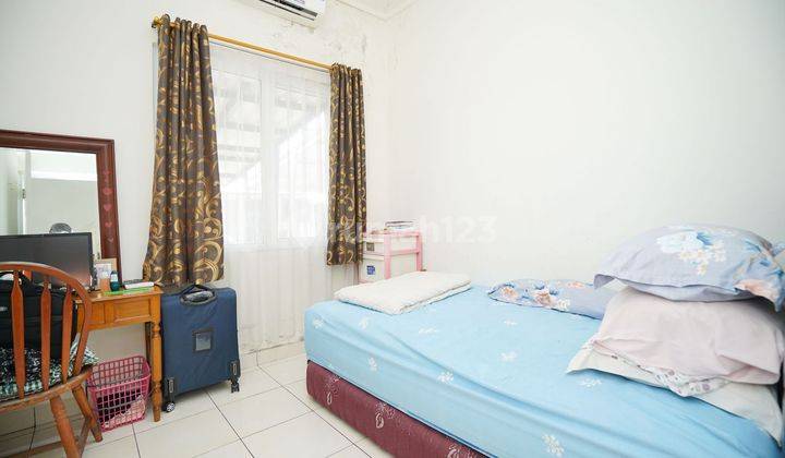 Rumah dekat Taman Kota 2 BSD 2 Lt SHM Harga Nego Dibantu KPR J16356 2