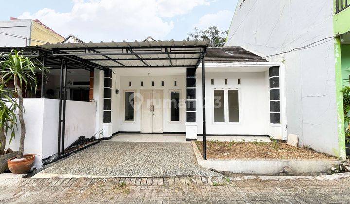 Rumah SHM 10 Menit ke Primaya Hospital Depok Hadap Utara Dibantu KPR J24464