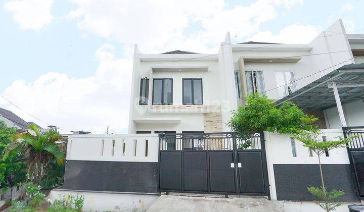 Rumah Halaman Luas Free Renov dekat Mall dan Tol di Jakbar Ready Furnished J19654