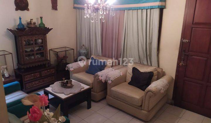 Rumah Strategis LT 300 Harga Nego dekat Gandaria City Jaksel Dibantu KPR J26377 2