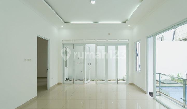 Rumah Luas 2 Lantai 15 Menit ke Cilandak Town Square Dibantu KPR J33898