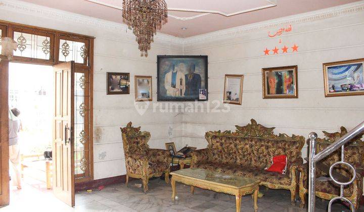 Rumah Strategis 2 Lt 15 Menit ke Gerbang Toll Cililitan Hadap Utara J-23118 2