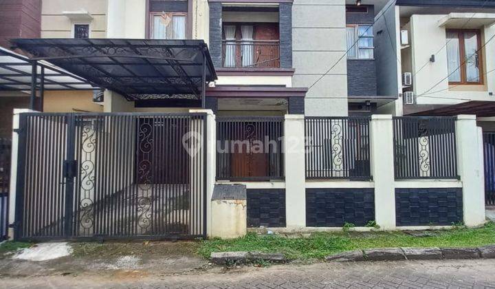 Rumah mewah dijual di griya loka 2