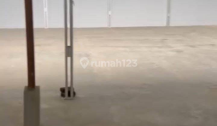 Disewakan rumah dan gudang di sumber Endah 2