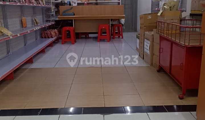 4.4M Rumah Usaha Pinggir Jalan Raya Griyaloka 2