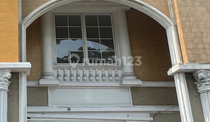 4.5M 3-Story Ruko Bolsena Gading Serpong, Street Facing 4.5M 3-Story Ruko Bolsena Gading Serpong, Street Facing