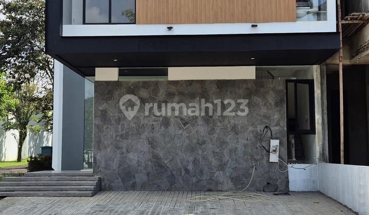 5.65M Rumah Baru Icon Hoek Utara_timur View Lepas 2