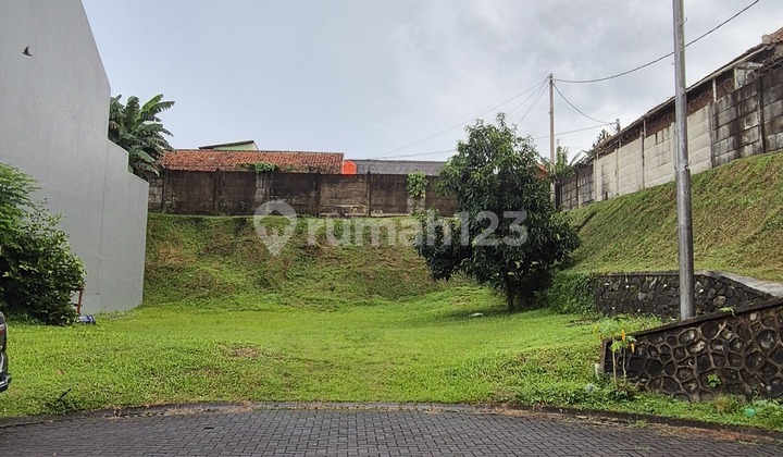 14 Million Corner Plot Taman 197M2 Eminent West Facing