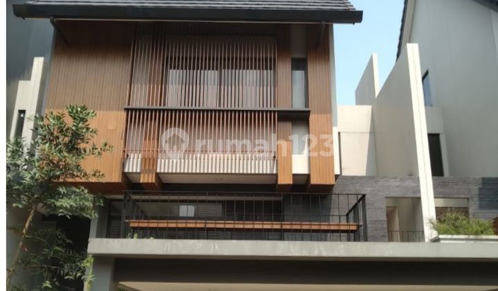 6m Greenwich Rumah Renovated Furnished 2lantai -fon-