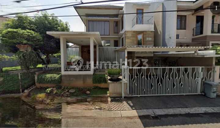 4.5m Nusaloka Rumah Hoek Taman Barat Laut 2.5lantai Renovates