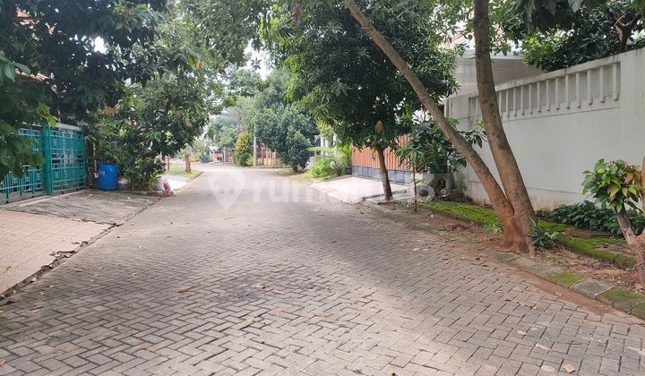 2.1 M Rumah Villa Serpong Semi Furnished Hadap Barat Daya 2