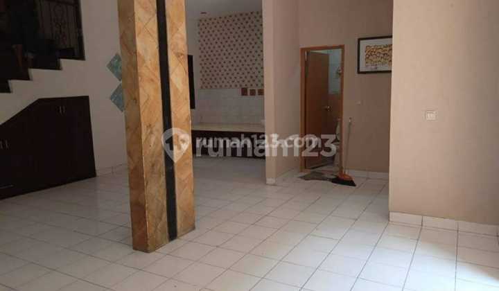 2.25 M Rumah Palem Semi Karawaci Utara Semi Furnished 2