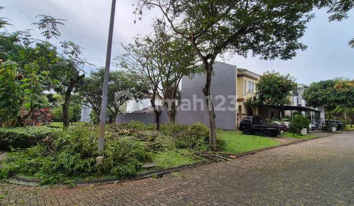 13.5m Foresta Lot Corner 340m South-West Taman