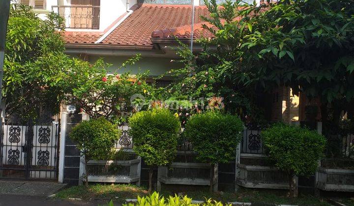 Rumah dijual cepat di komplek perumahan di Pondok Gede 2 Lantai SHM Timur 2