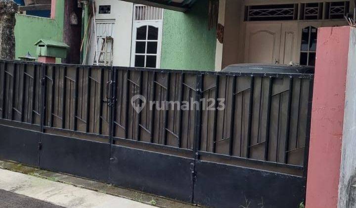 Rumah dijual cepat di Komplek perumahan di pamulang sangat murah 2 Lantai SHM 1