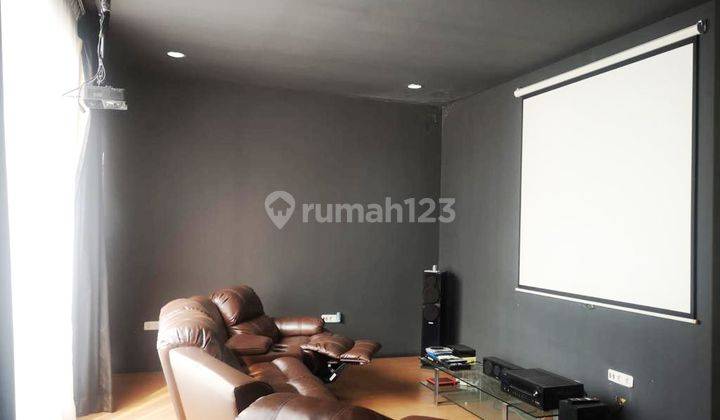 Rumah mewah dengan Pool di De Latinos BSD City 2 Lantai SHM Bagus Timur 2