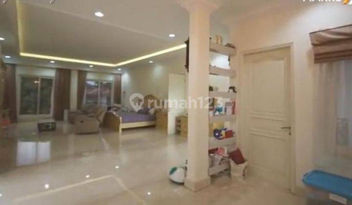 Rumah dijual cepat di Taman Beverly Lippo Karawaci 2 Lantai SHM Bagus Utara turun harga 2