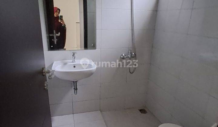 Rumah di Buenos Aires De Latinos 2 Lantai Bagus 4