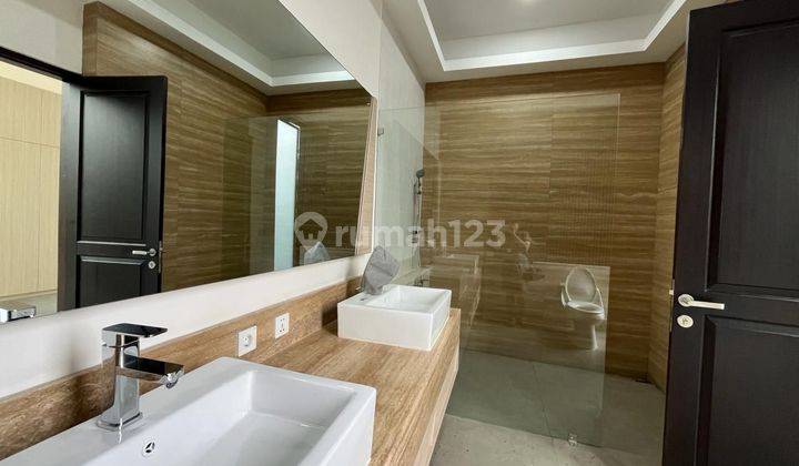 Jual Rumah Megah 3 Lantai di Sutera Jingga - Alam Sutra (RW) 1