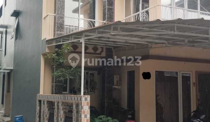 Rumah Golden Palm 2 Lantai Dekat Tol Furnished 2