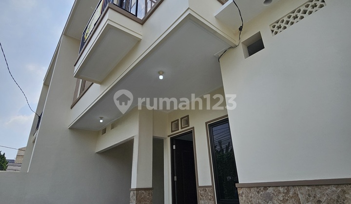 Rumah Baru Mininalis Posisi Hoek, Dekat Mall Central Park,  2