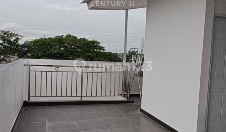 Rumah Favorit 3 Lantai Dalam Cluster Aralia Harapan Indah Bekasi 2