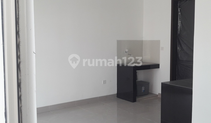 Disewakan Rumah Baru Cluster Springville Pik 2 2