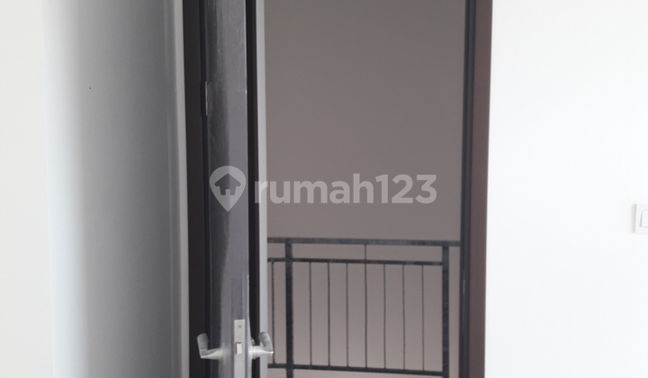 Disewakan Rumah Baru Cluster Springville Pik 2 7