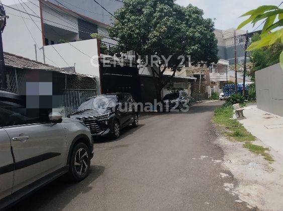 Rumah Tua Muara Karang Hitung Tanah Dekat BPK Penabur  1