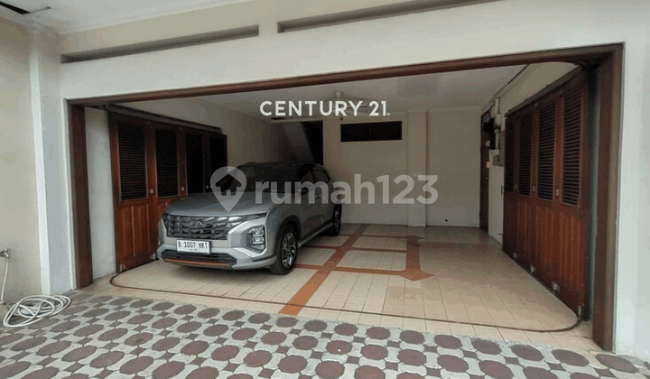 2-Storey Luxury House West Facing TB Simatupang Area South Jakarta