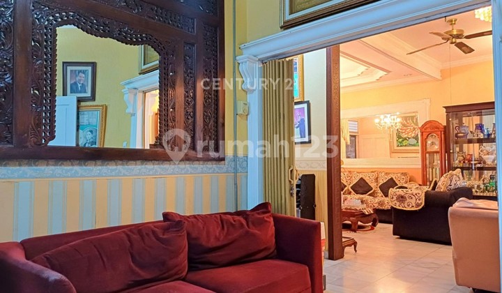 Jual Cepat Rumah Murah 2 Kavling di Jalan Utama Kebayoran Lama 2