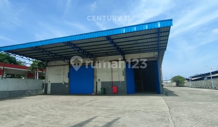 Ready-to-Use Warehouse Strategic Commercial Unit in Kapuk Kamal Muara Ready-to-Use Warehouse Strategic Commercial Unit in Kapuk Kamal Muara