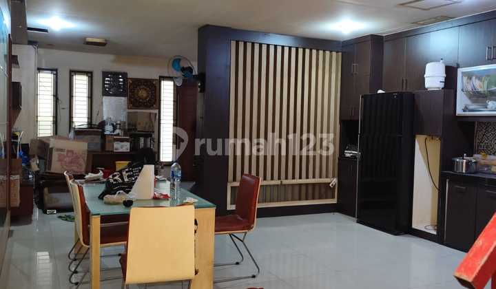 Dijual Rumah 2 Lantai di Taman Palem Lestari Cengkareng Jakarta Pusat