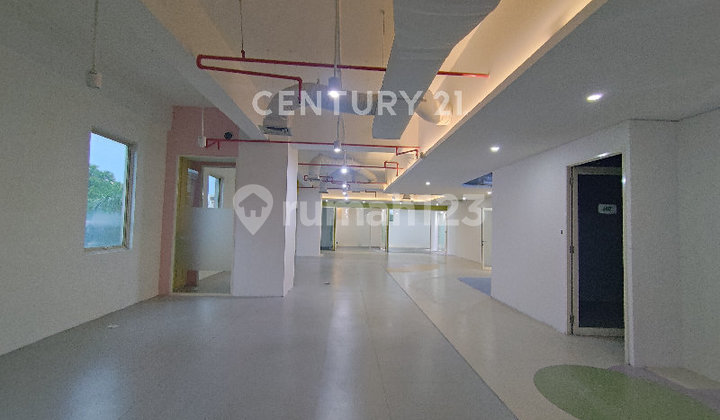Rent Office Space Kencana Tower Kebon Jeruk. 1 Full Floor, Best Deal!