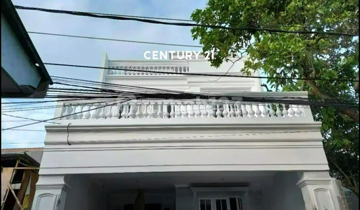 Luxury House in Kelapa Dua Kebon Jeruk 4883