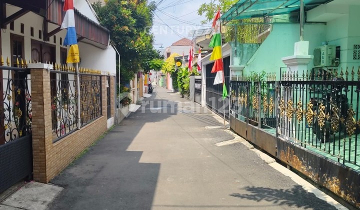 2-Story House Suitable for Rental in Matraman, East Jakarta 2