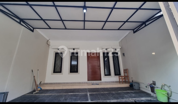 Ready to Live Comfortable Quiet Flood-Free ..nice.. Renovated..neat Clean 2